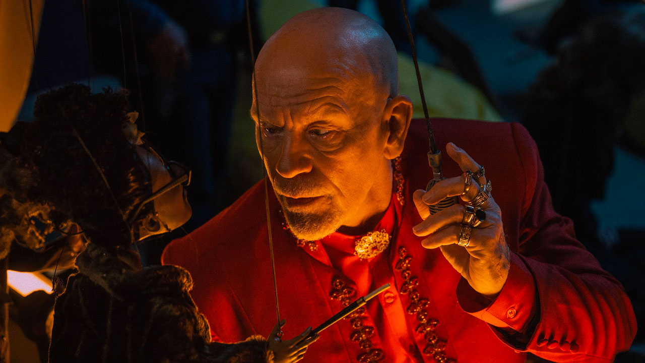 Opus, venera la tua stella (2025) Come il carisma diventa controllo nei media